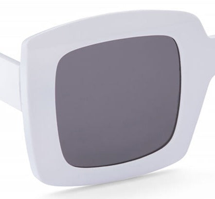 OVERSIZED SQUARE SUNGLASSES IN WHITE