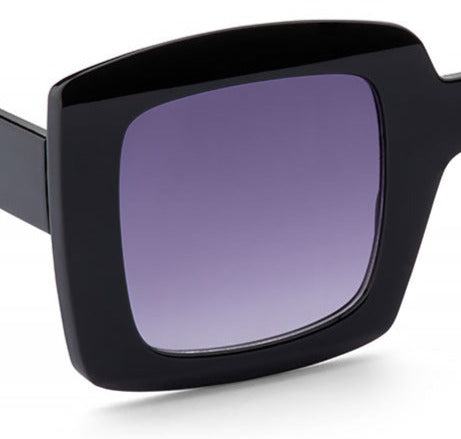 OVERSIZED SQUARE SUNGLASSES IN BLACK