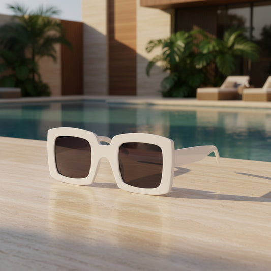 OVERSIZED SQUARE SUNGLASSES IN WHITE