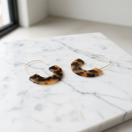 HOOK RESIN TORTOISE EARRINGS