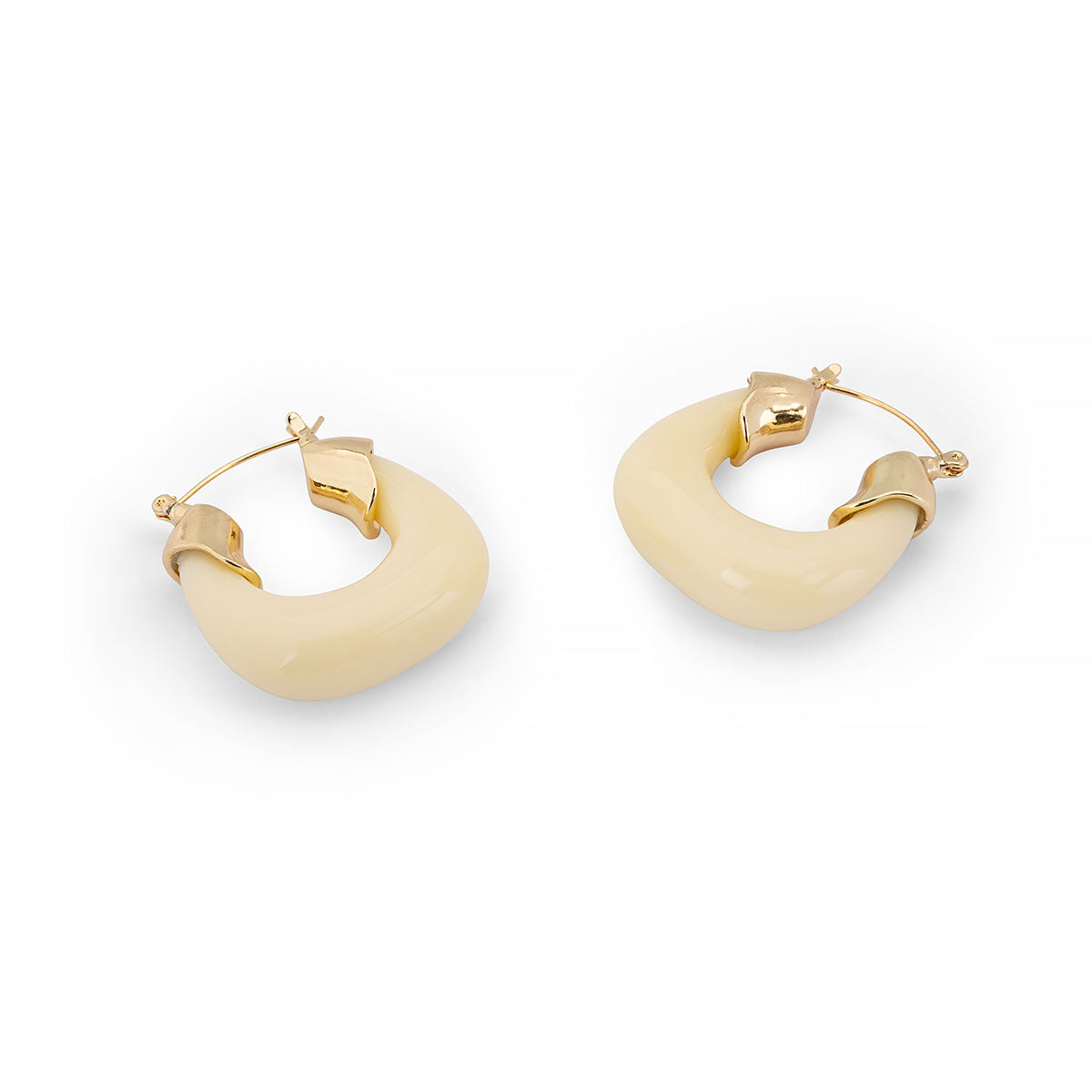 SIMPLE RESIN CREAM U EARRINGS